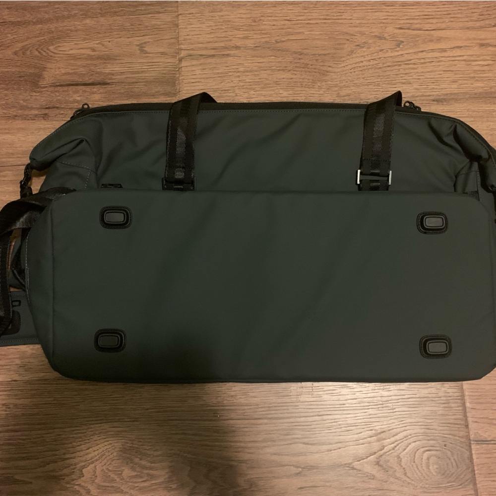 BRAND NEW! Ogio Islanders duffel bag - Picture 4 of 7
